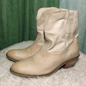 Crown Vintage Wilton ankle boot.